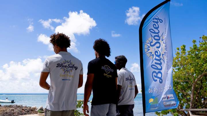 Learn to kitesurf in Guadeloupe