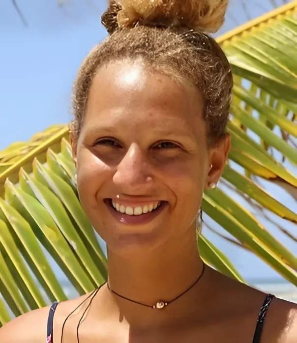She will welcome you with a smile and take care of you! Advice, information, reservations... this passionate seafarer will accompany you throughout your “Blue Soley” experience.